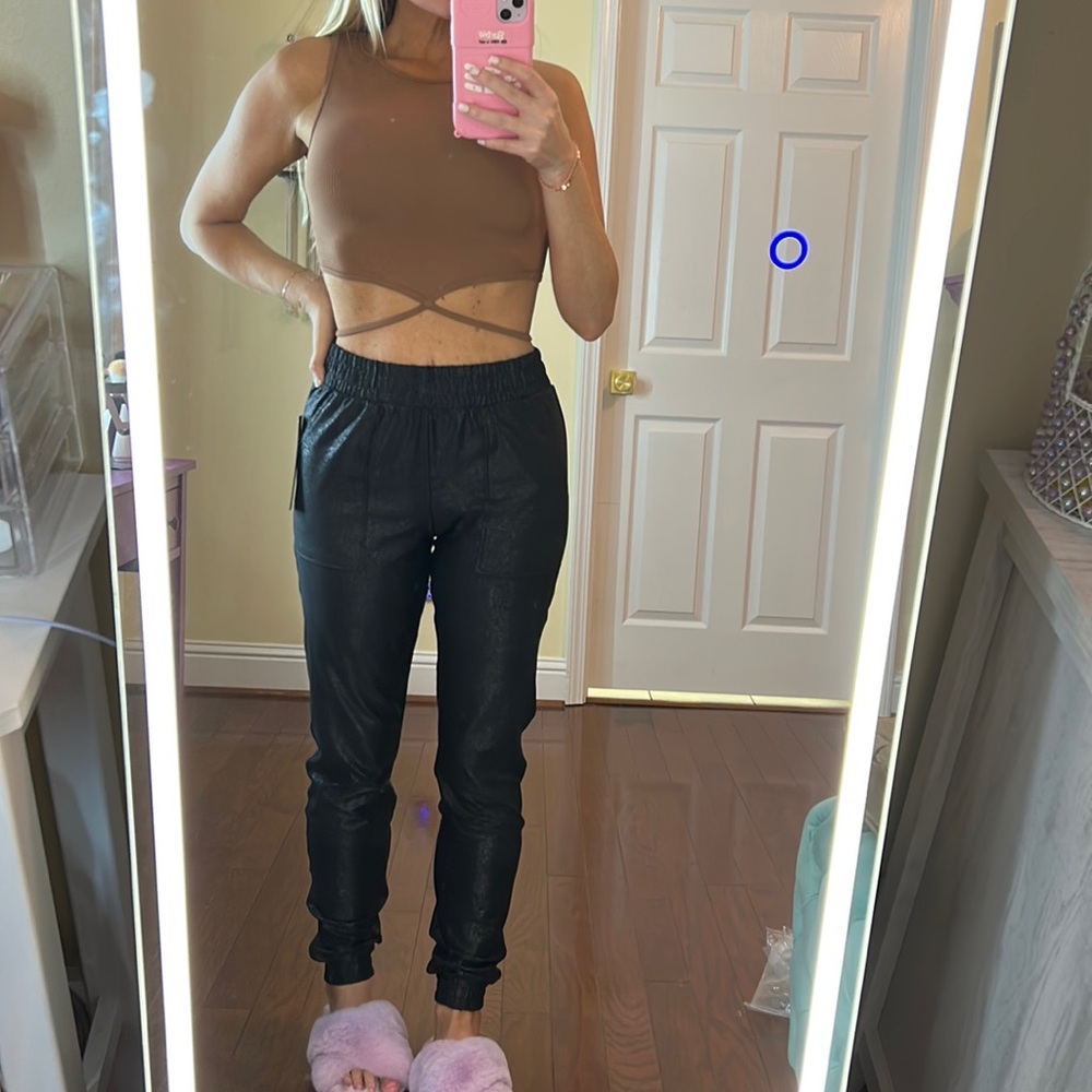 NIKIBIKI RIBBED TIE WAIST CROP TOP